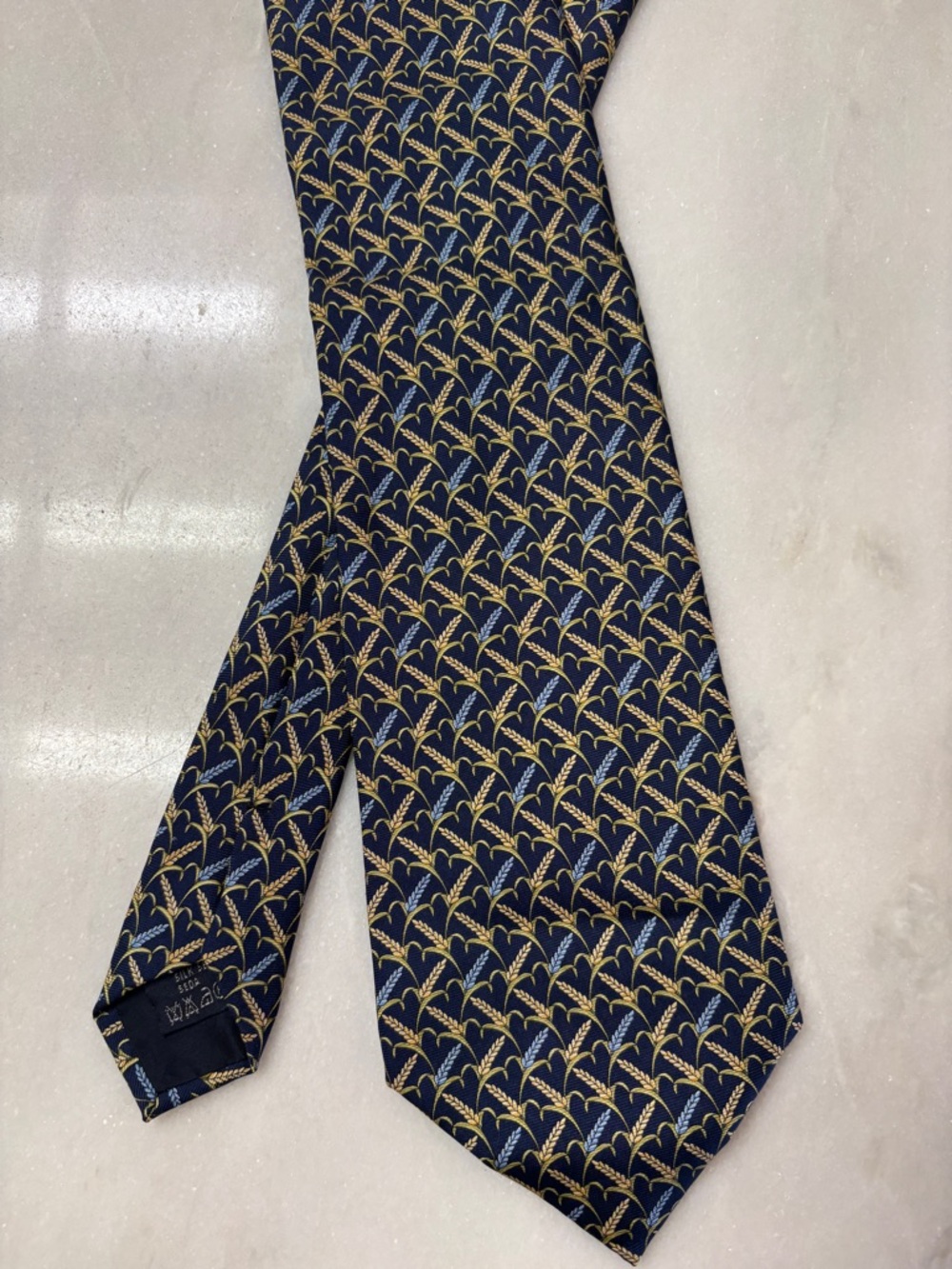 Burberry London Silk Tie Navy Blue Gold Wheat Stalk Pattern Luxury Necktie - Picture 2 of 8